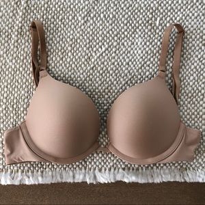 Victorias Secret Body By Victoria Pushup 34A